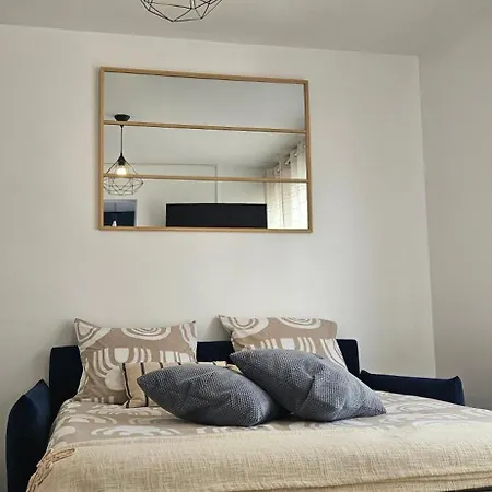 Voltaire - Centre Apartment