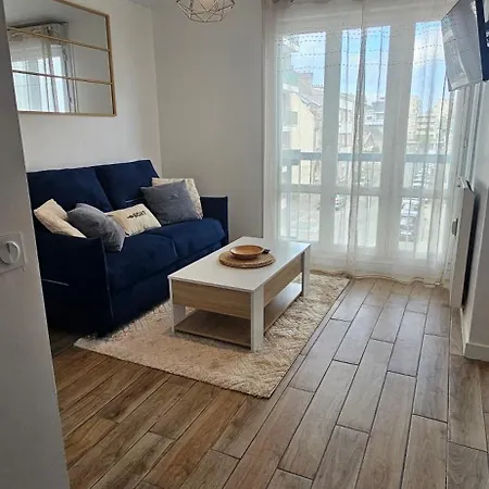 Voltaire - Centre Apartment